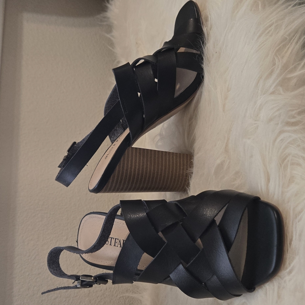 Elegant Black High Heel Sandals with Straps